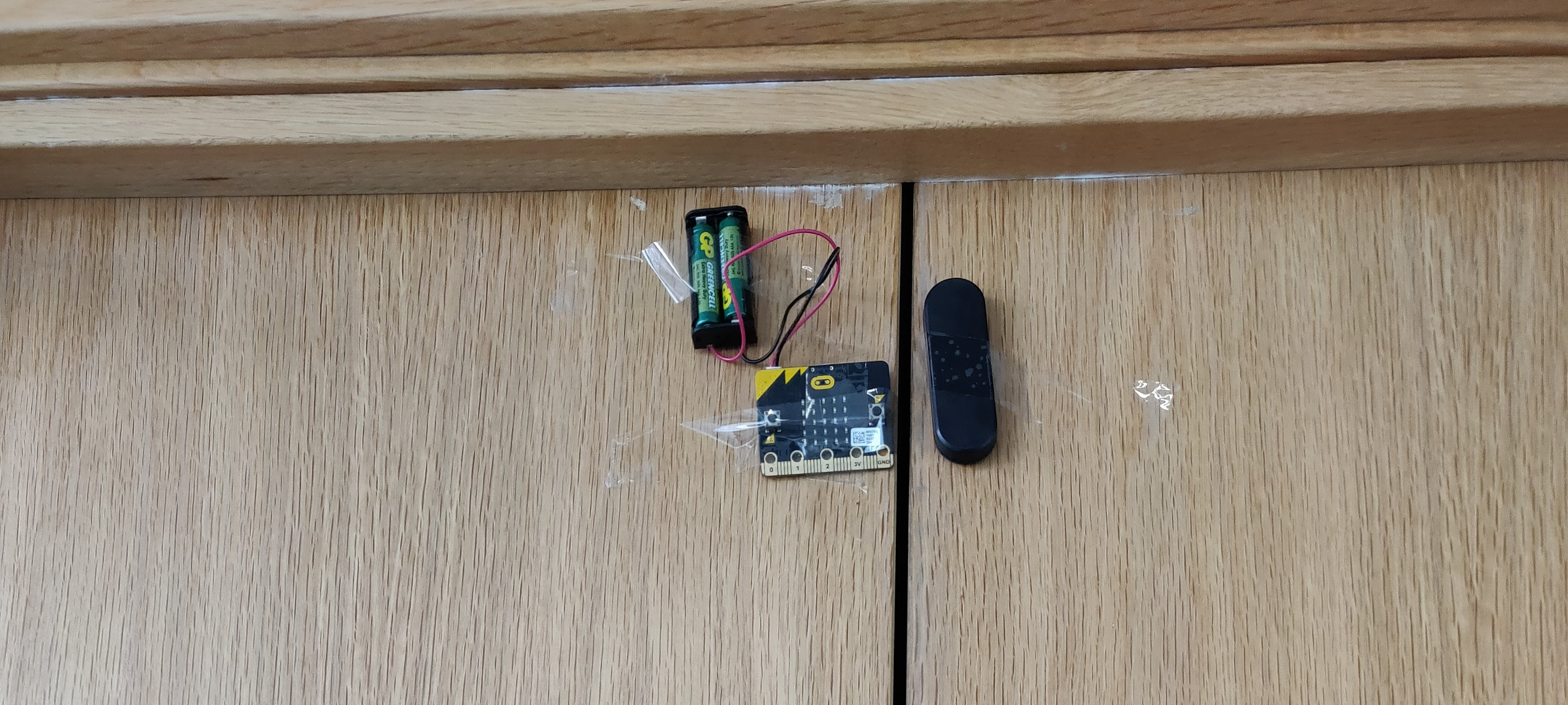 micro:bit door sensor